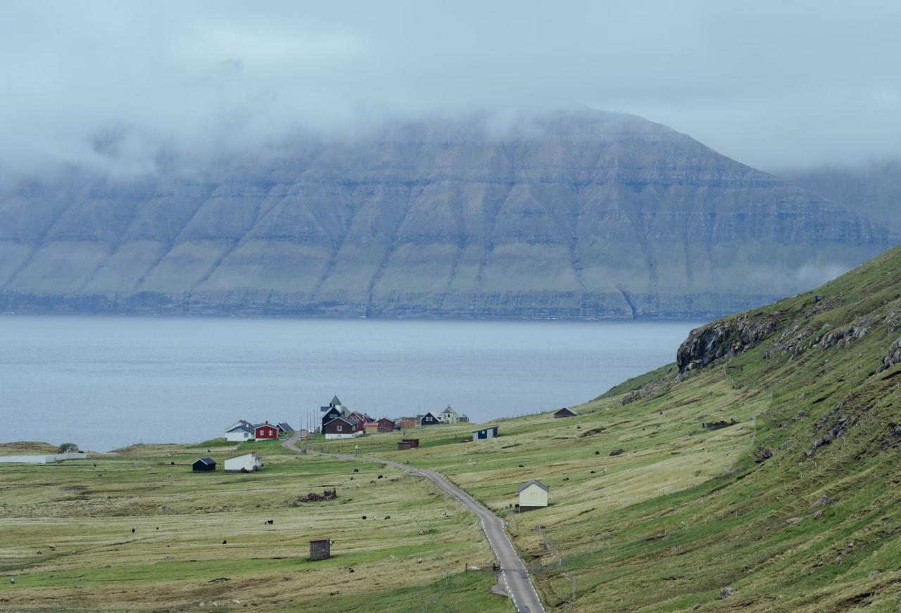 Authentic Faroese House / Unique Location / Nature Hellurnar Exterior foto