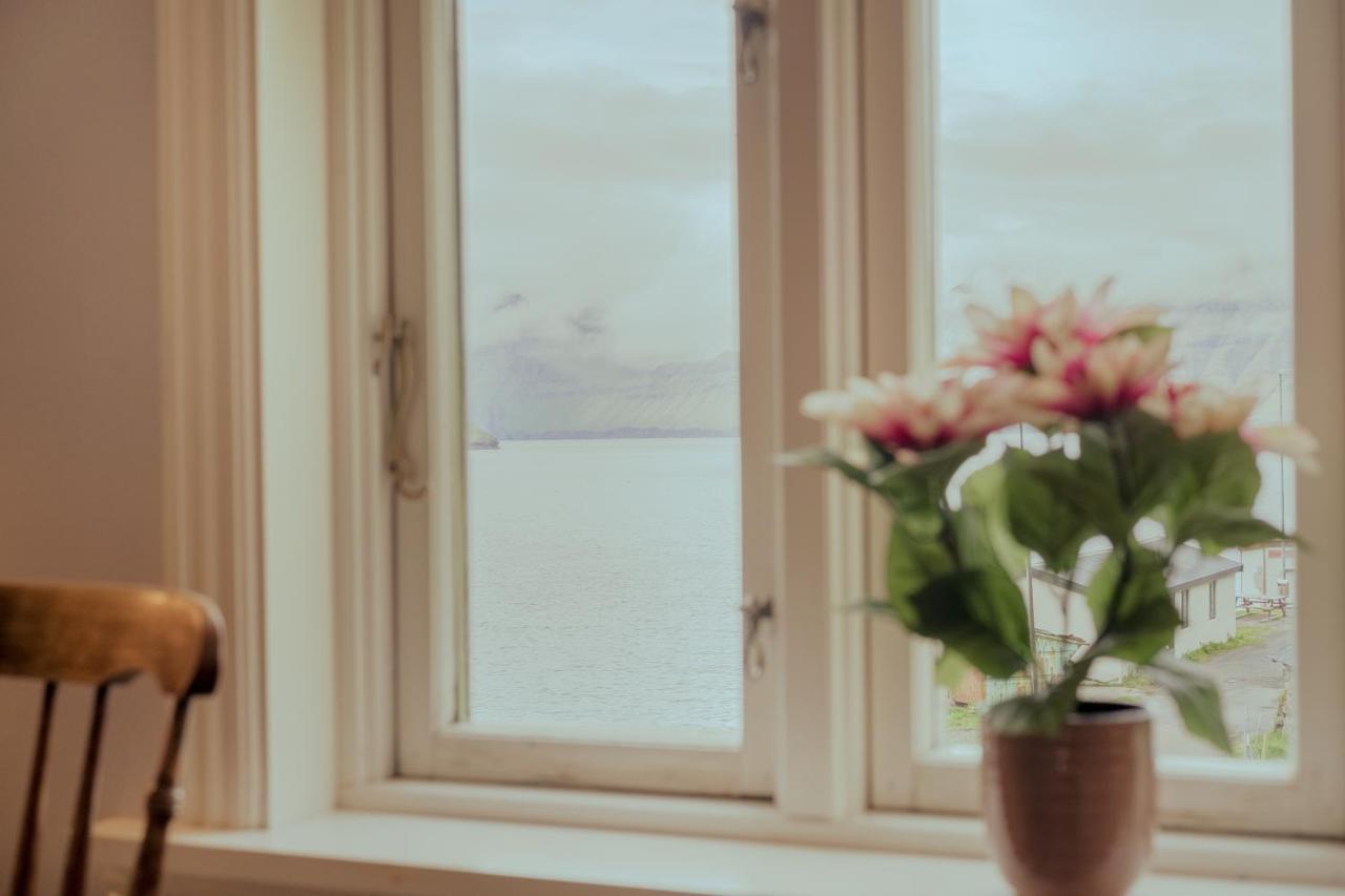 Authentic Faroese House / Unique Location / Nature Hellurnar Exterior foto