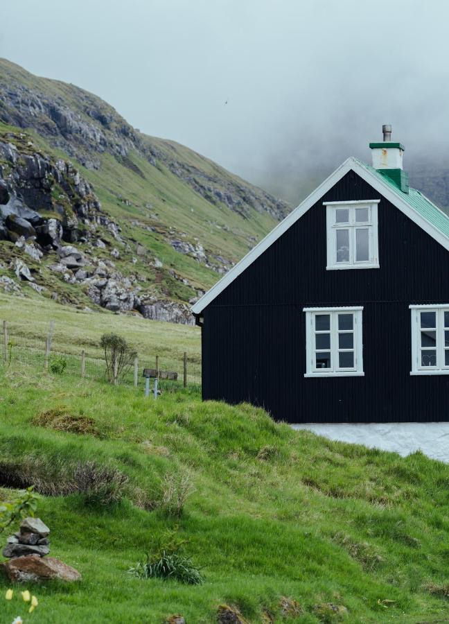 Authentic Faroese House / Unique Location / Nature Hellurnar Exterior foto